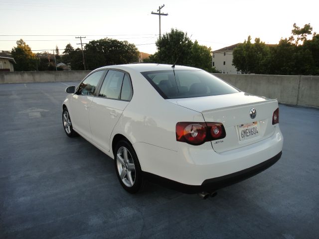 Volkswagen Jetta 2010 photo 1