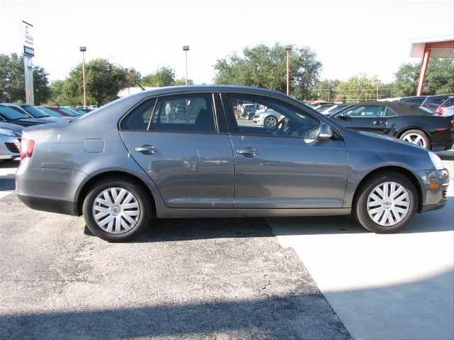 Volkswagen Jetta 2010 photo 4