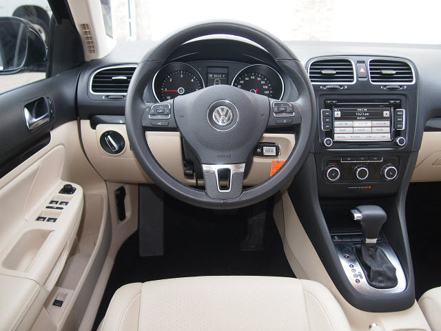 Volkswagen Jetta 2010 photo 2