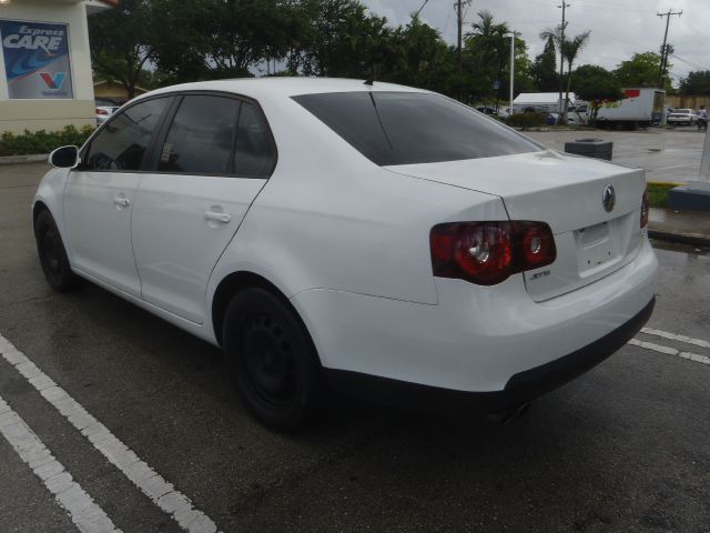 Volkswagen Jetta 2010 photo 1