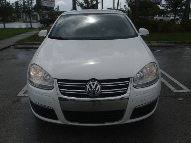 Volkswagen Jetta 2010 photo 2