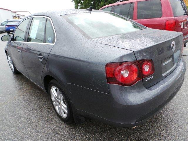 Volkswagen Jetta 2010 photo 2