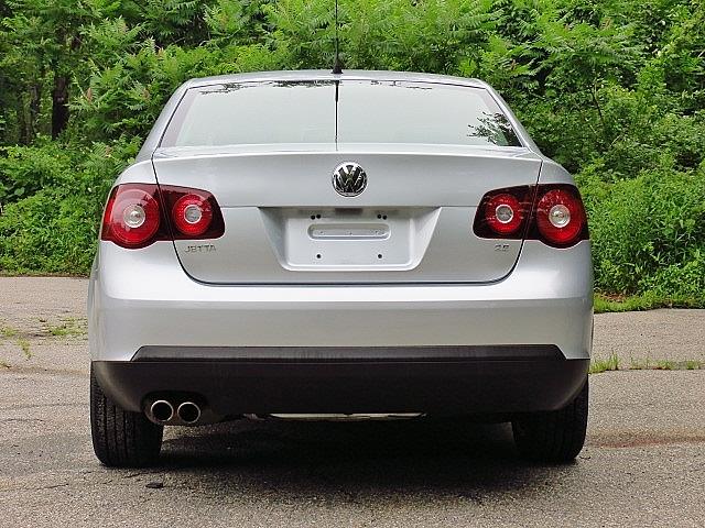 Volkswagen Jetta XR Sedan