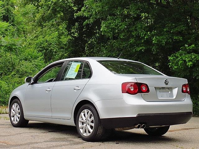 Volkswagen Jetta 2010 photo 1