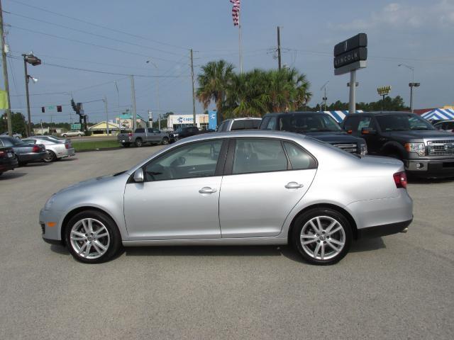 Volkswagen Jetta 2010 photo 1