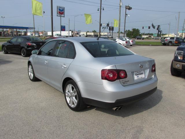 Volkswagen Jetta 2010 photo 2