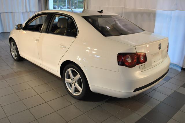 Volkswagen Jetta 2010 photo 2