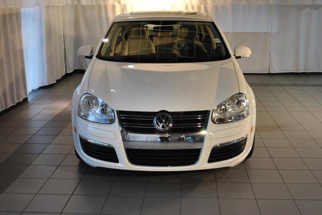 Volkswagen Jetta 2010 photo 3