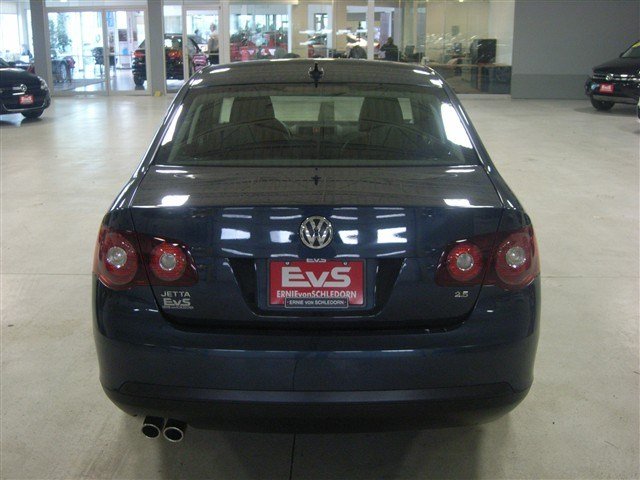 Volkswagen Jetta 2010 photo 2