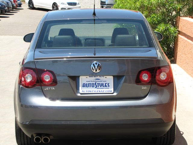 Volkswagen Jetta 2010 photo 2