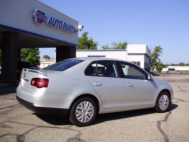 Volkswagen Jetta 2010 photo 2