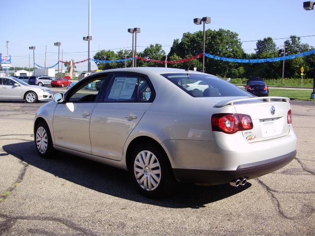 Volkswagen Jetta 2010 photo 4