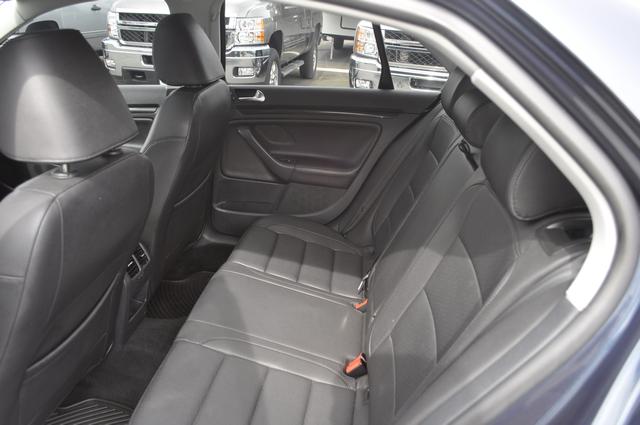 Volkswagen Jetta 2010 photo 3