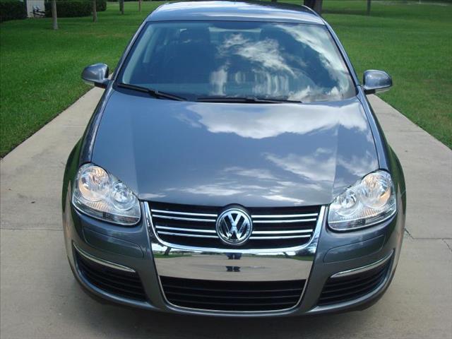 Volkswagen Jetta 2010 photo 2