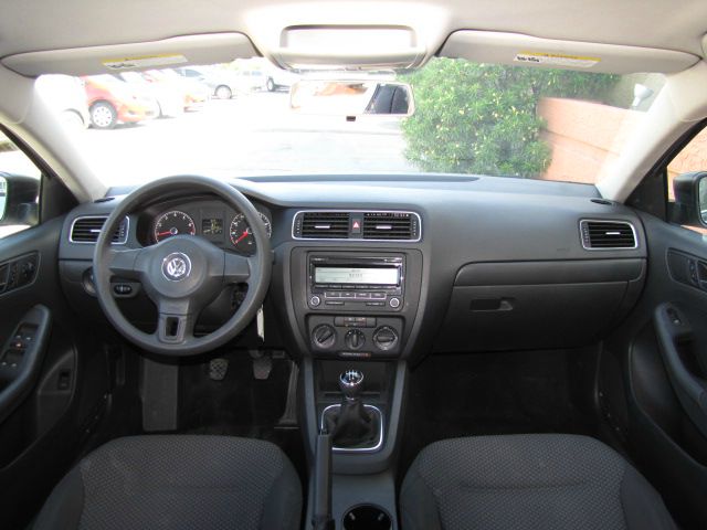 Volkswagen Jetta 2011 photo 12