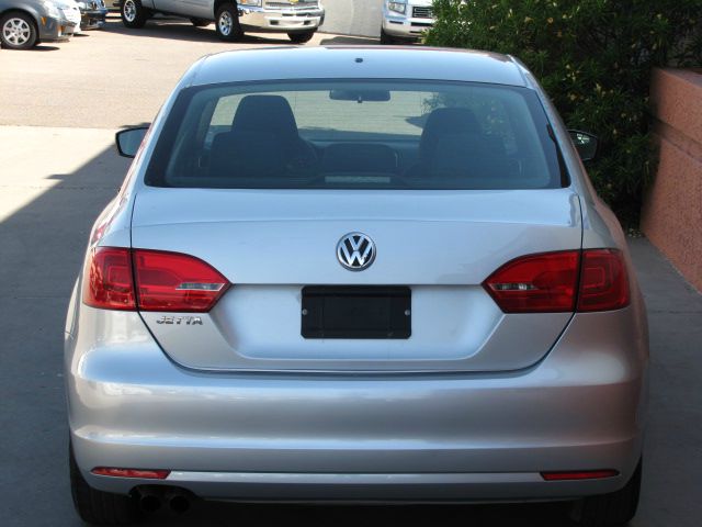 Volkswagen Jetta 2011 photo 3