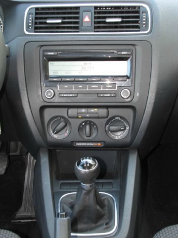 Volkswagen Jetta 2011 photo 8