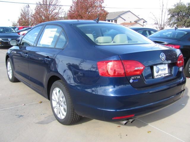 Volkswagen Jetta 2011 photo 3