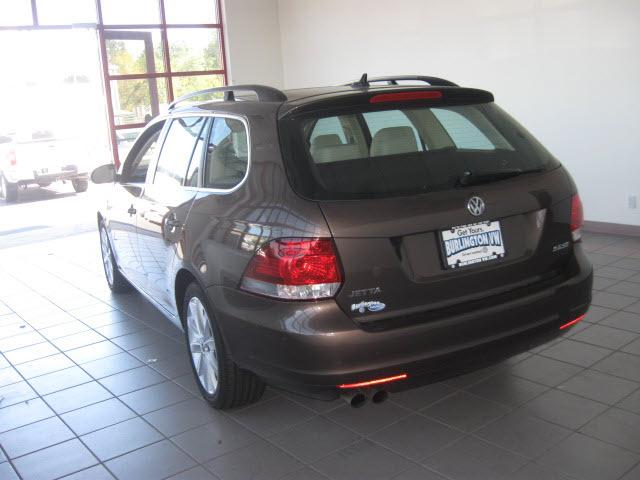 Volkswagen Jetta 2011 photo 3