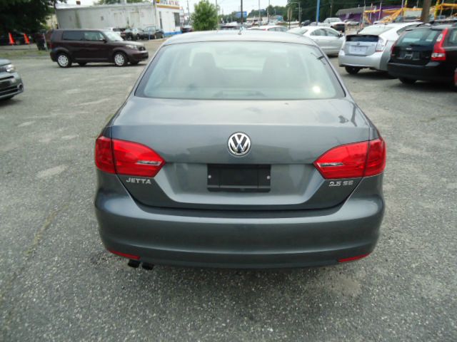 Volkswagen Jetta 2011 photo 2