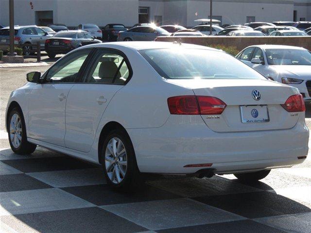 Volkswagen Jetta 2011 photo 1