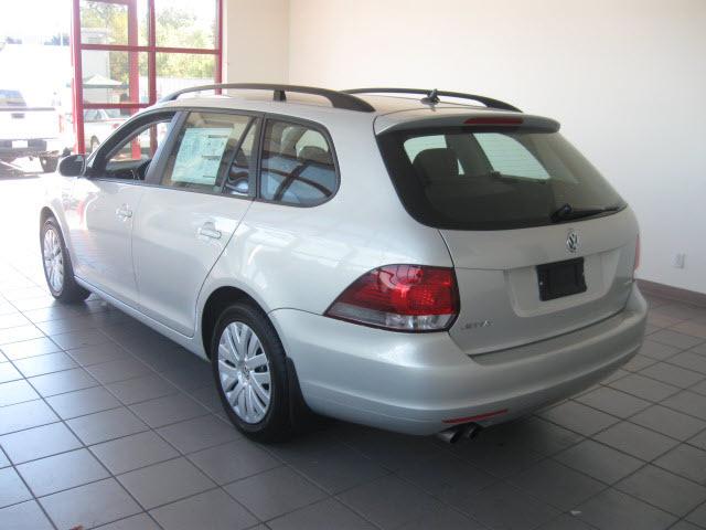 Volkswagen Jetta 2011 photo 3