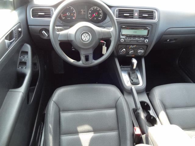 Volkswagen Jetta 2011 photo 2