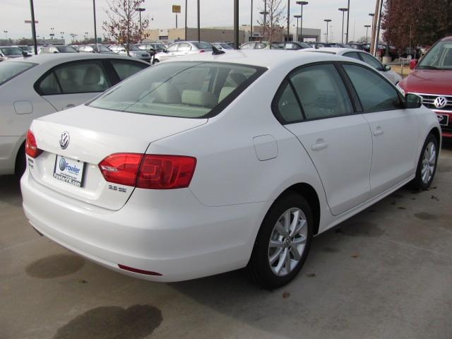 Volkswagen Jetta 2011 photo 3