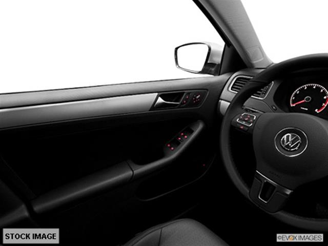 Volkswagen Jetta 2011 photo 2