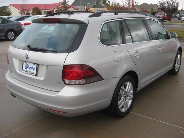 Volkswagen Jetta 2011 photo 2