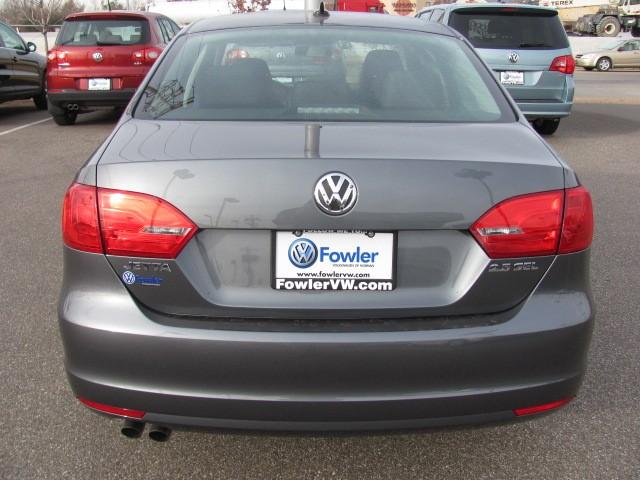 Volkswagen Jetta 2011 photo 4