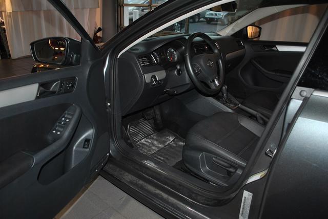 Volkswagen Jetta 2011 photo 4