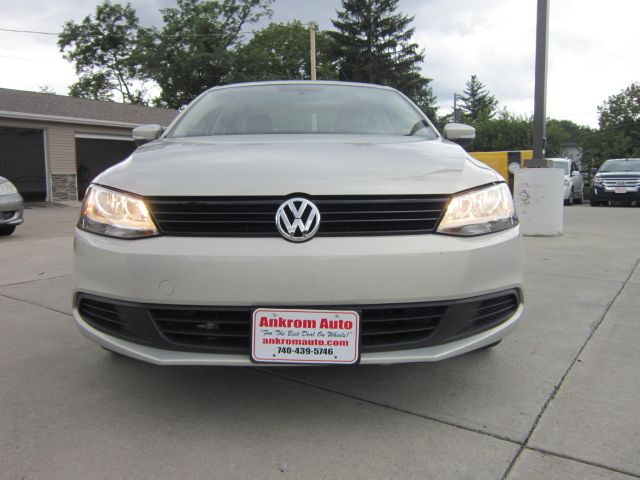 Volkswagen Jetta XLT Super Cab 4WD Sedan