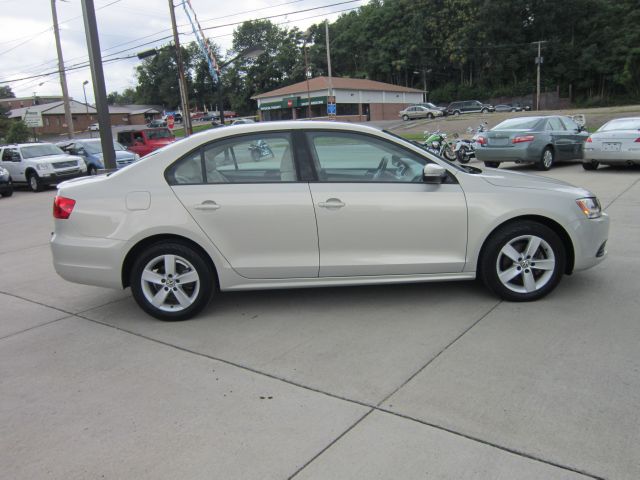 Volkswagen Jetta 2011 photo 3