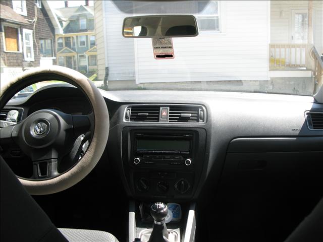 Volkswagen Jetta 2011 photo 1