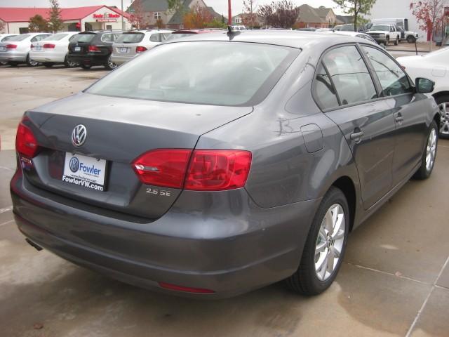 Volkswagen Jetta 2011 photo 3