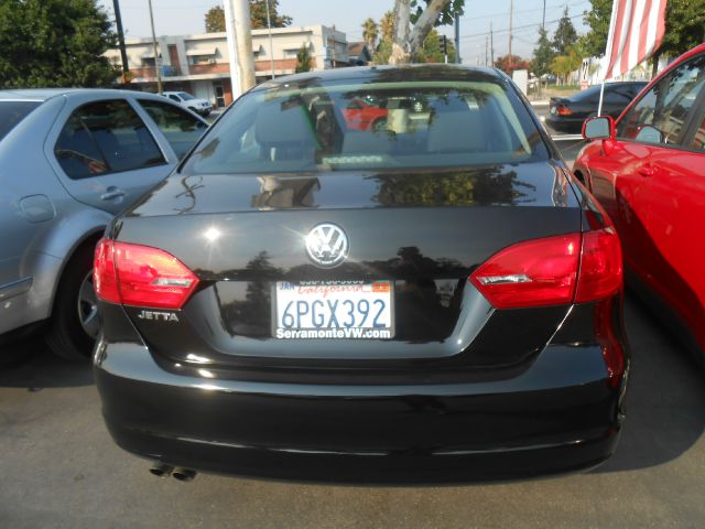 Volkswagen Jetta 2011 photo 3