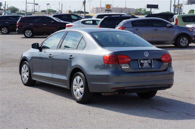 Volkswagen Jetta R350 4-matic Sedan