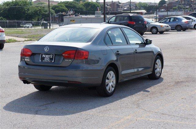 Volkswagen Jetta 2011 photo 1