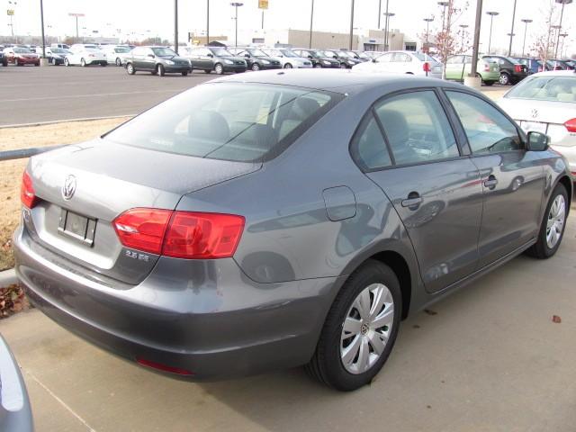 Volkswagen Jetta 2011 photo 3