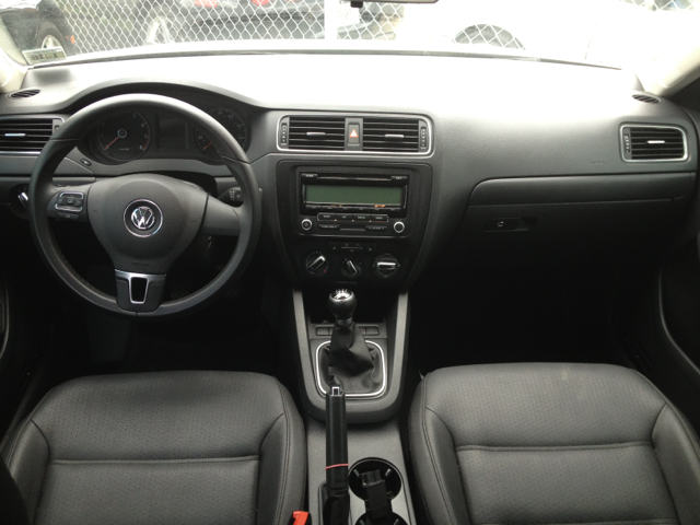 Volkswagen Jetta 2011 photo 2