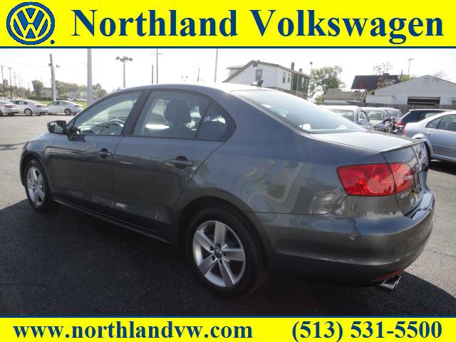 Volkswagen Jetta 2011 photo 2