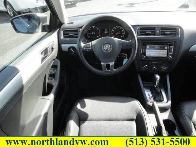 Volkswagen Jetta 2011 photo 3