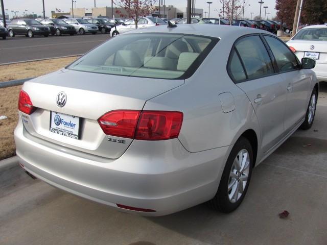 Volkswagen Jetta 2011 photo 2