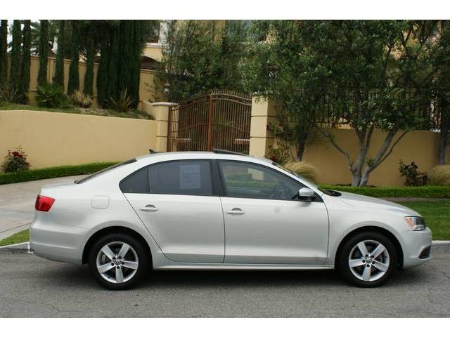 Volkswagen Jetta 2011 photo 1