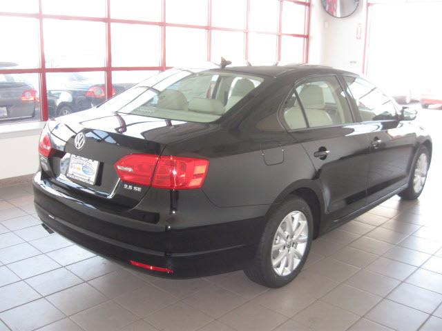 Volkswagen Jetta 2011 photo 1