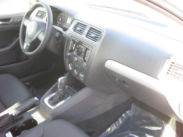 Volkswagen Jetta 2011 photo 2