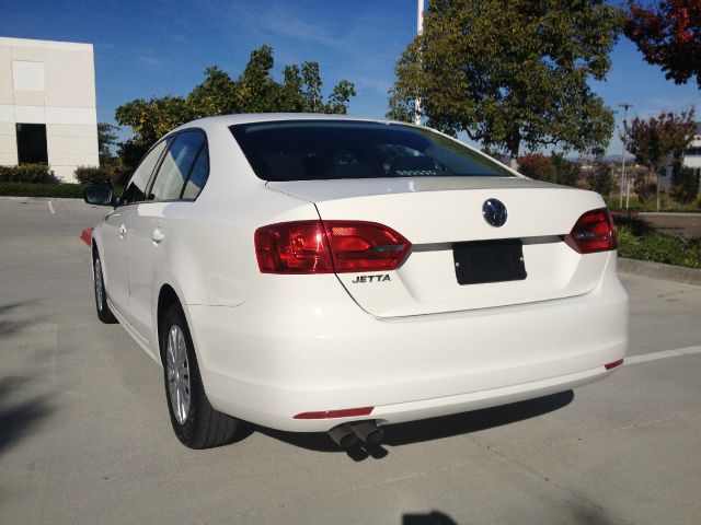 Volkswagen Jetta 2011 photo 2