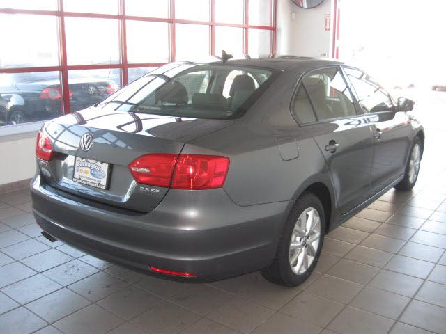 Volkswagen Jetta 2011 photo 2