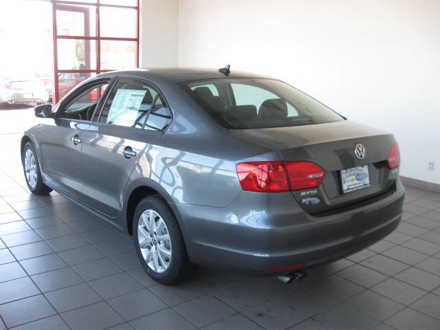 Volkswagen Jetta 2011 photo 3